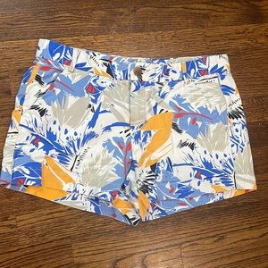 Gap patterned khaki shorts